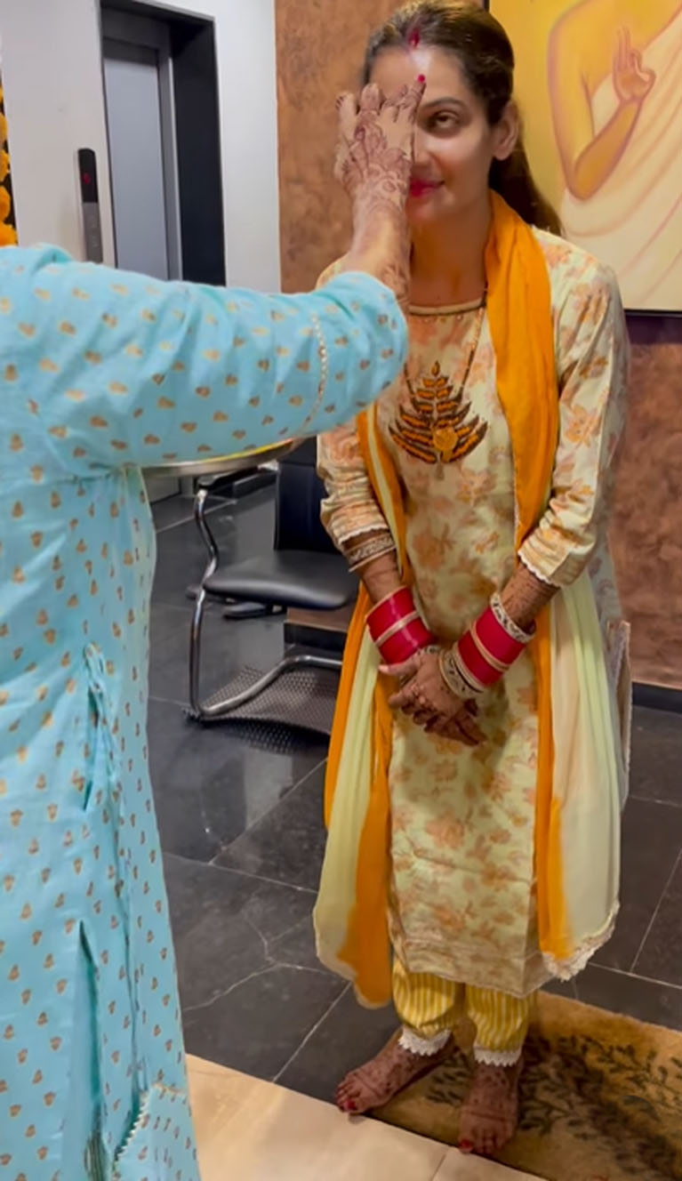 payal rohatgi perform pag phera ritual video viral 15 07 2022 2
