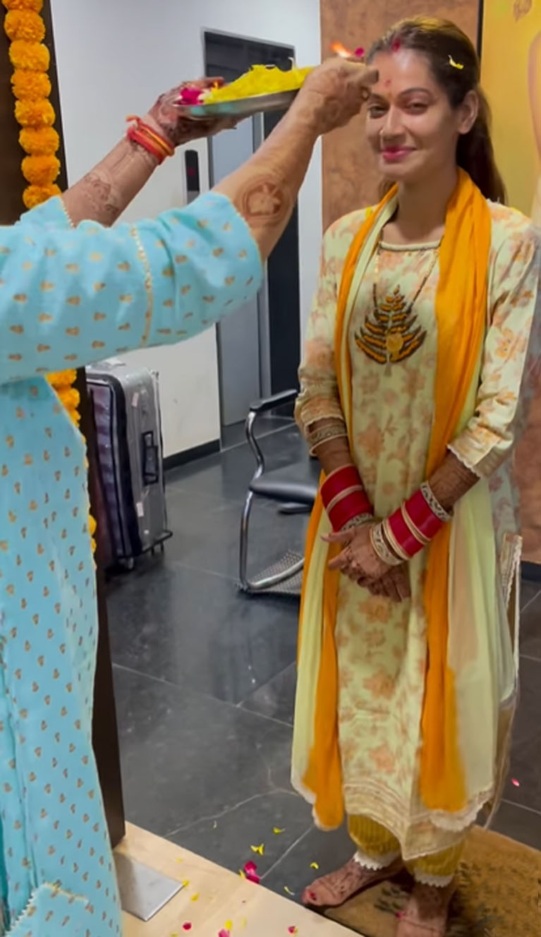 payal rohatgi perform pag phera ritual video viral 15 07 2022 3