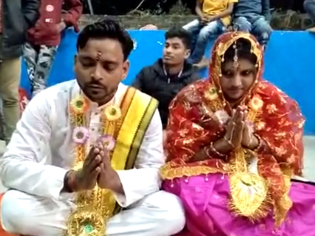 मुस्लिम लड़की ने प्यार के लिए अपनाया सनातन धर्म प्रेमी संग मंदिर में धूमधाम से रचाई शादी मचा