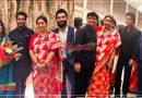 स्मृति ईरानी की बेटी शनेल ईरानी के रिसेप्शन की लाइमलाइट चुरा ले गए शाहरुख़ खान, दिखे डेशिंग लुक में